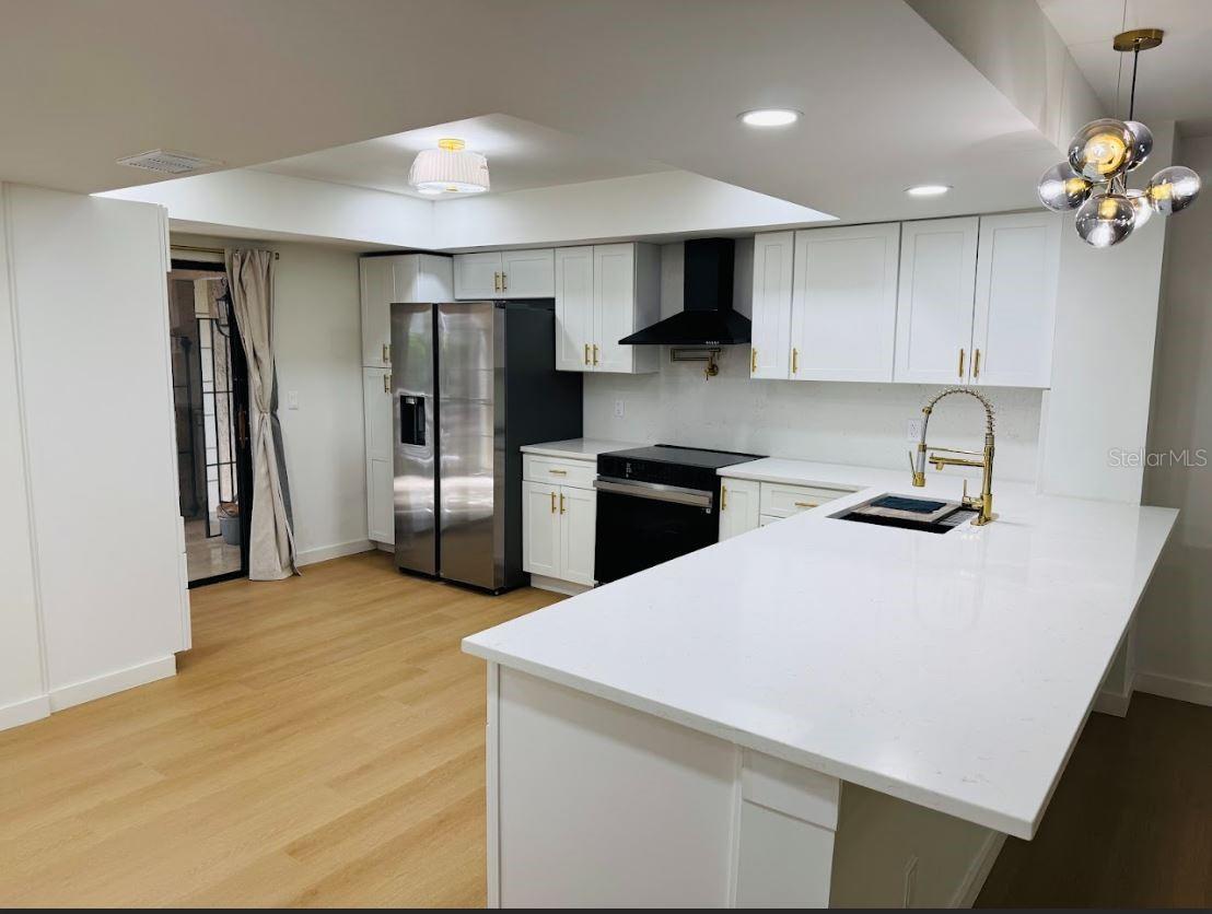 Image 4 of 35 For 1055 Kensington Park Drive 205
