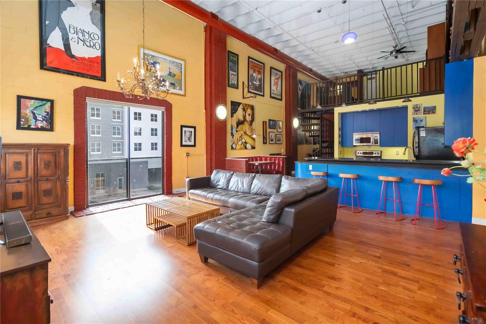 Image 4 of 42 For 62 Colonial Drive 301