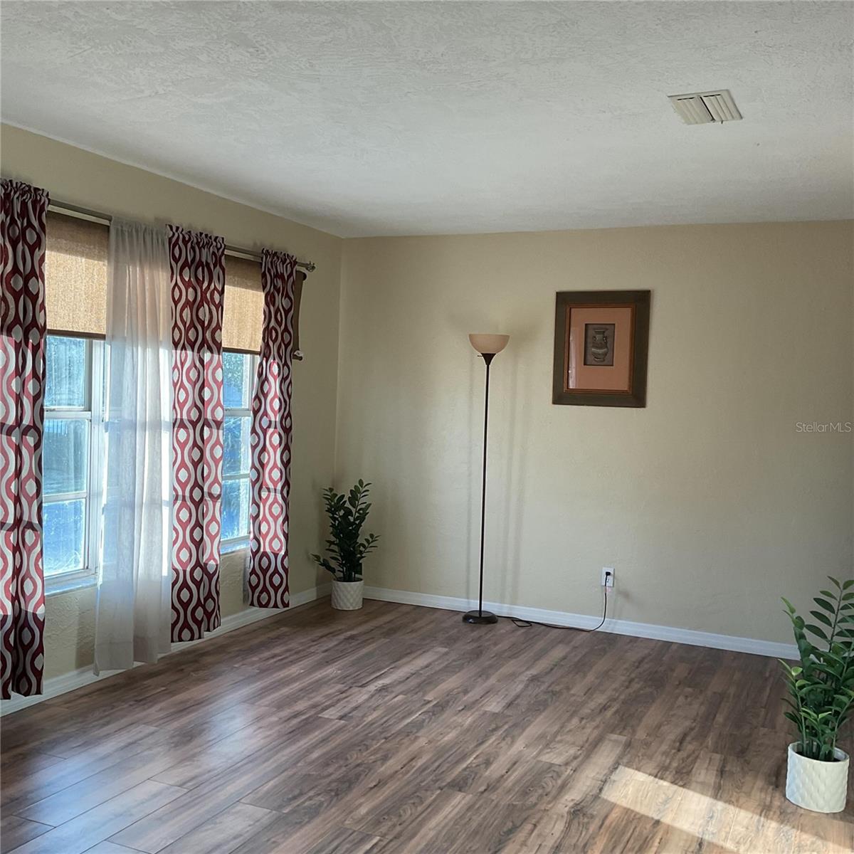 Image 9 of 27 For 3680 Whiting Drive Se