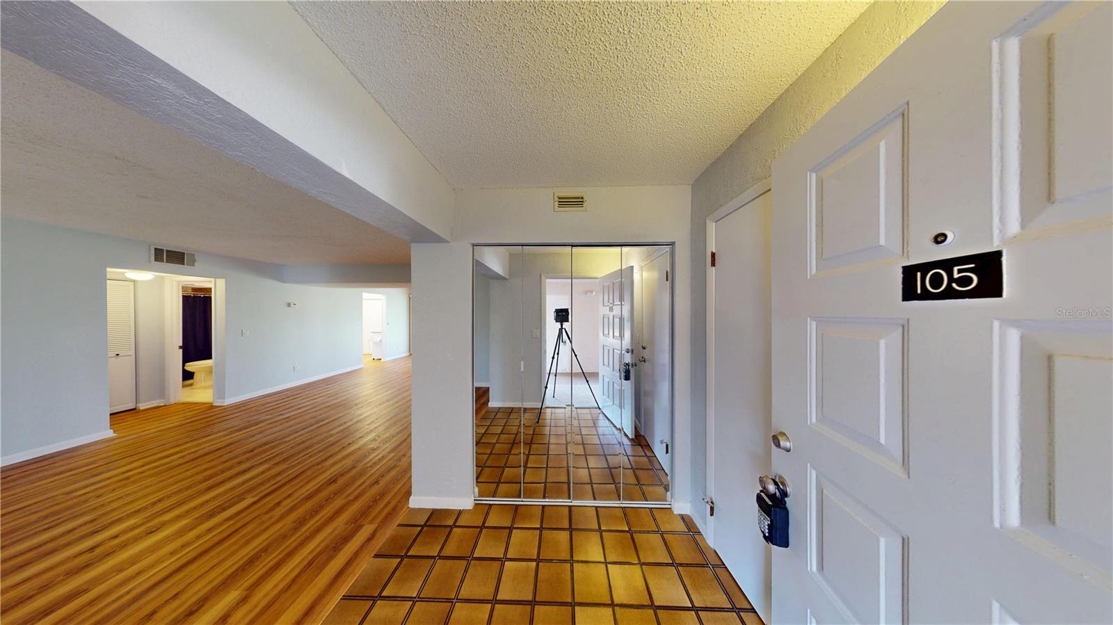 Image 3 of 22 For 275 Indigo Drive 105