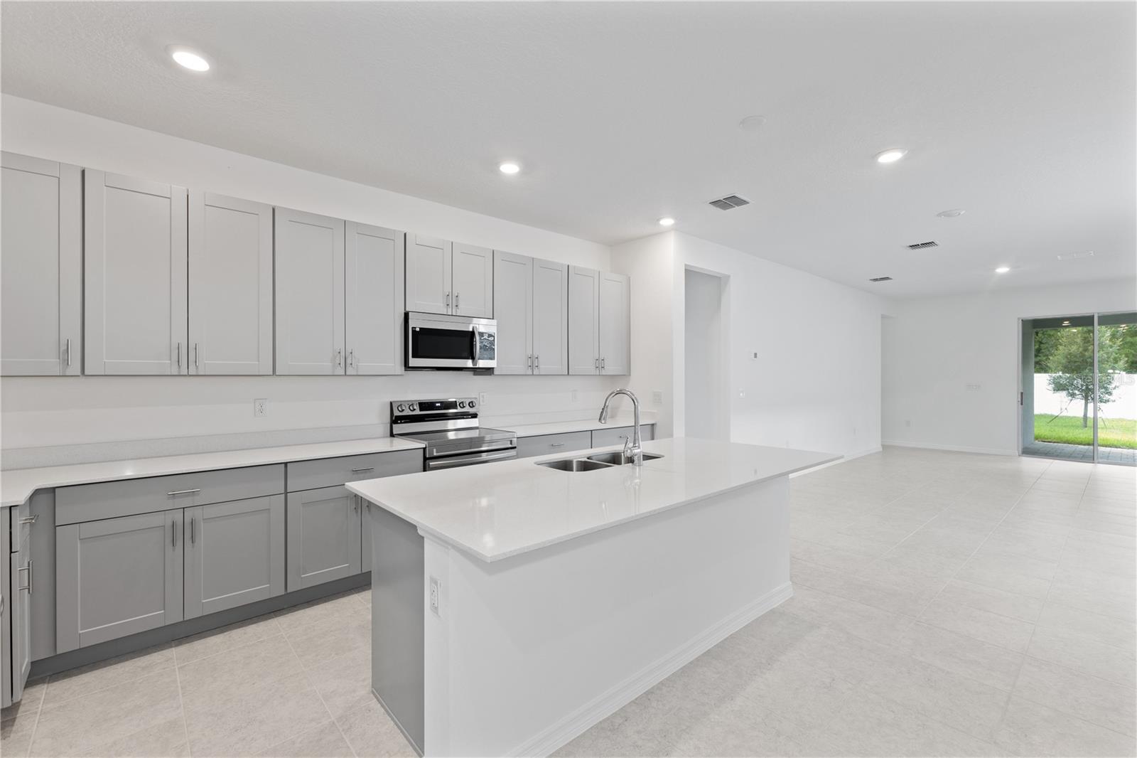 Image 3 of 8 For 754 Lemon Avenue