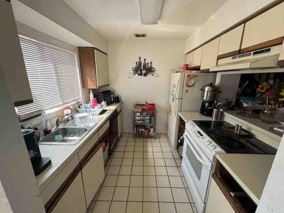 Image 3 of 10 For 4741 Chevy Place 149c2l