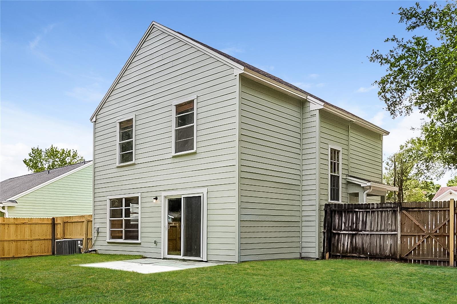 Image 15 of 17 For 1000 Mccully Court