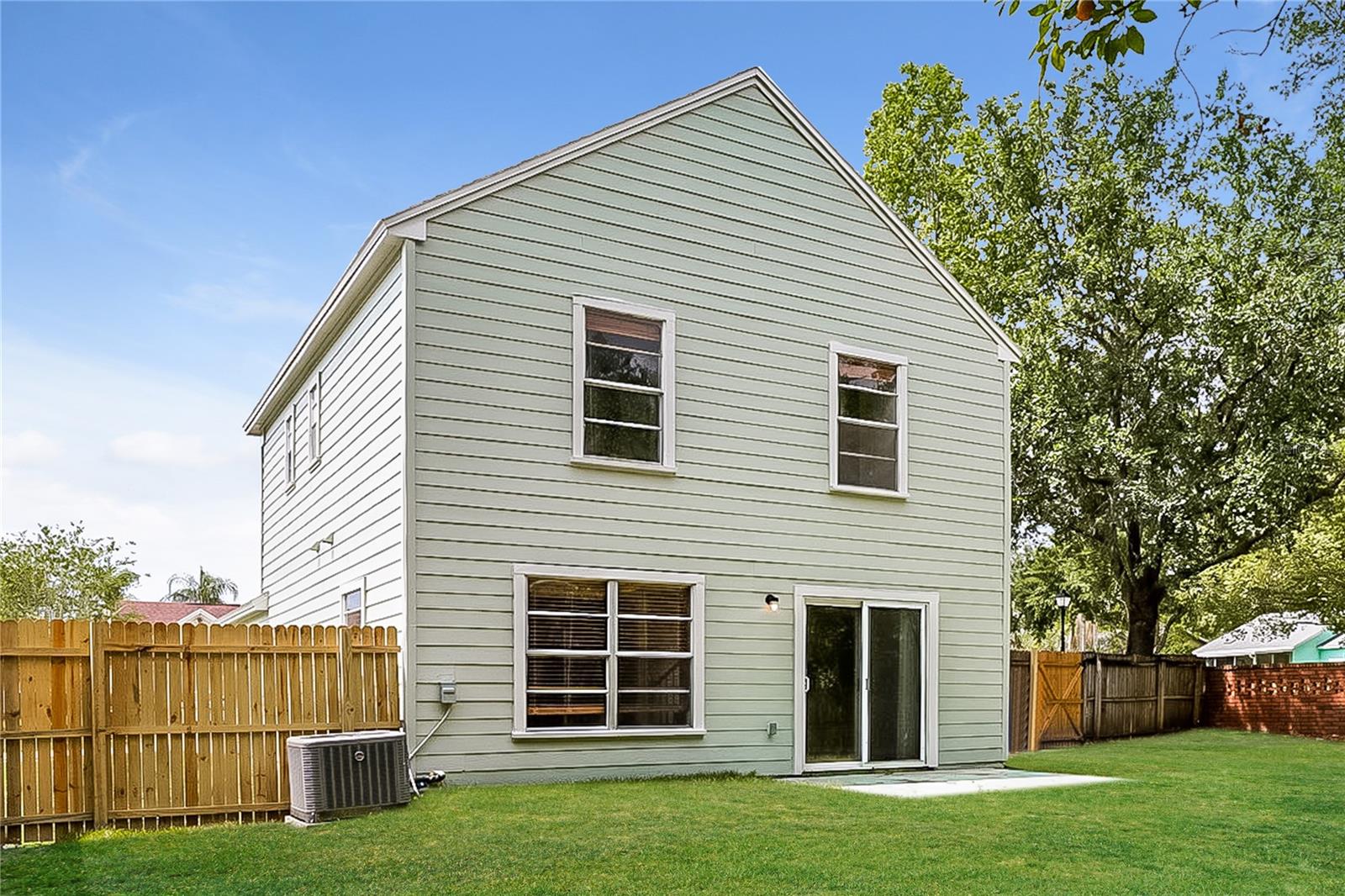 Image 16 of 17 For 1000 Mccully Court