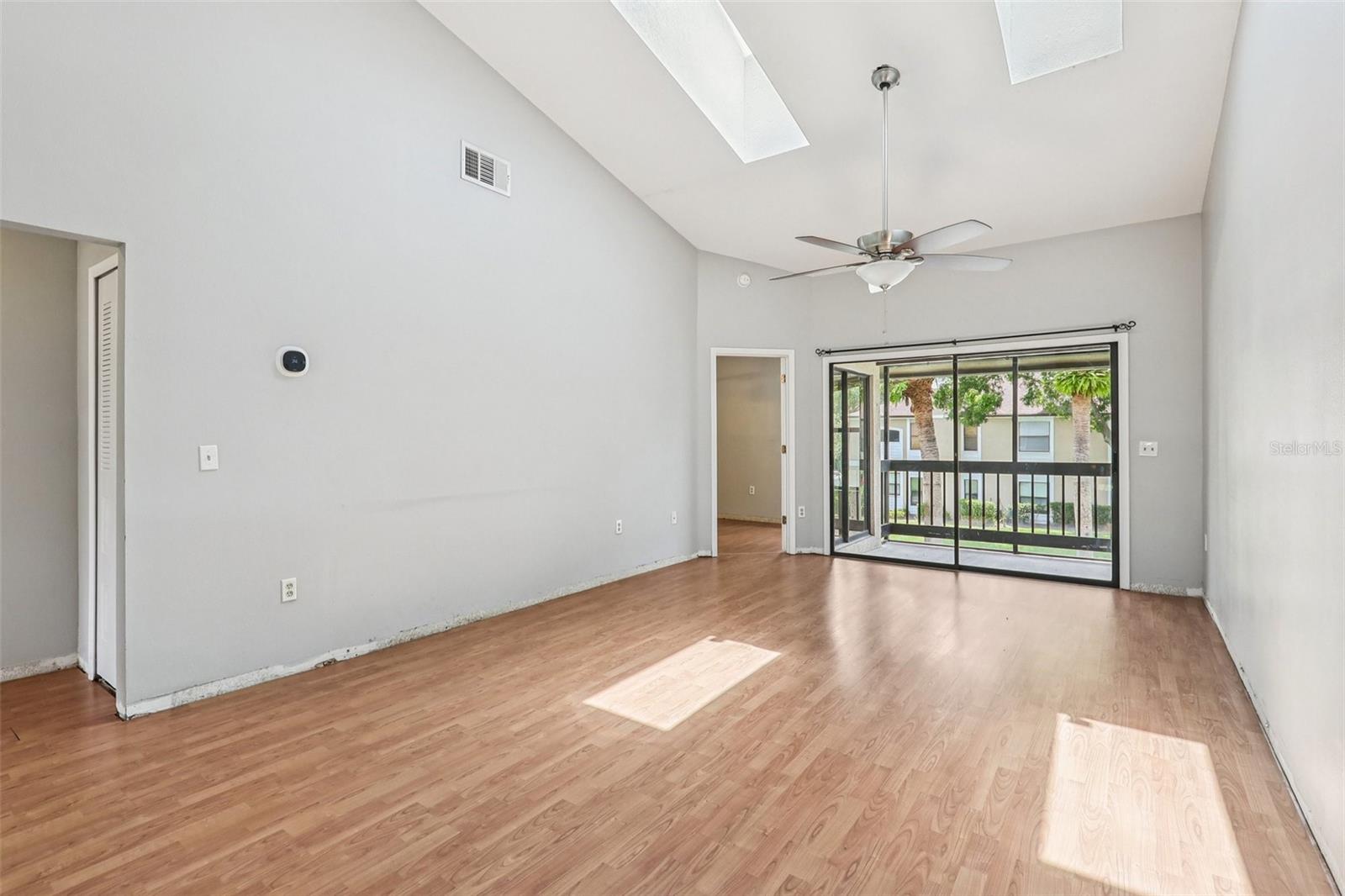 Image 16 of 55 For 3118 Semoran Boulevard 2