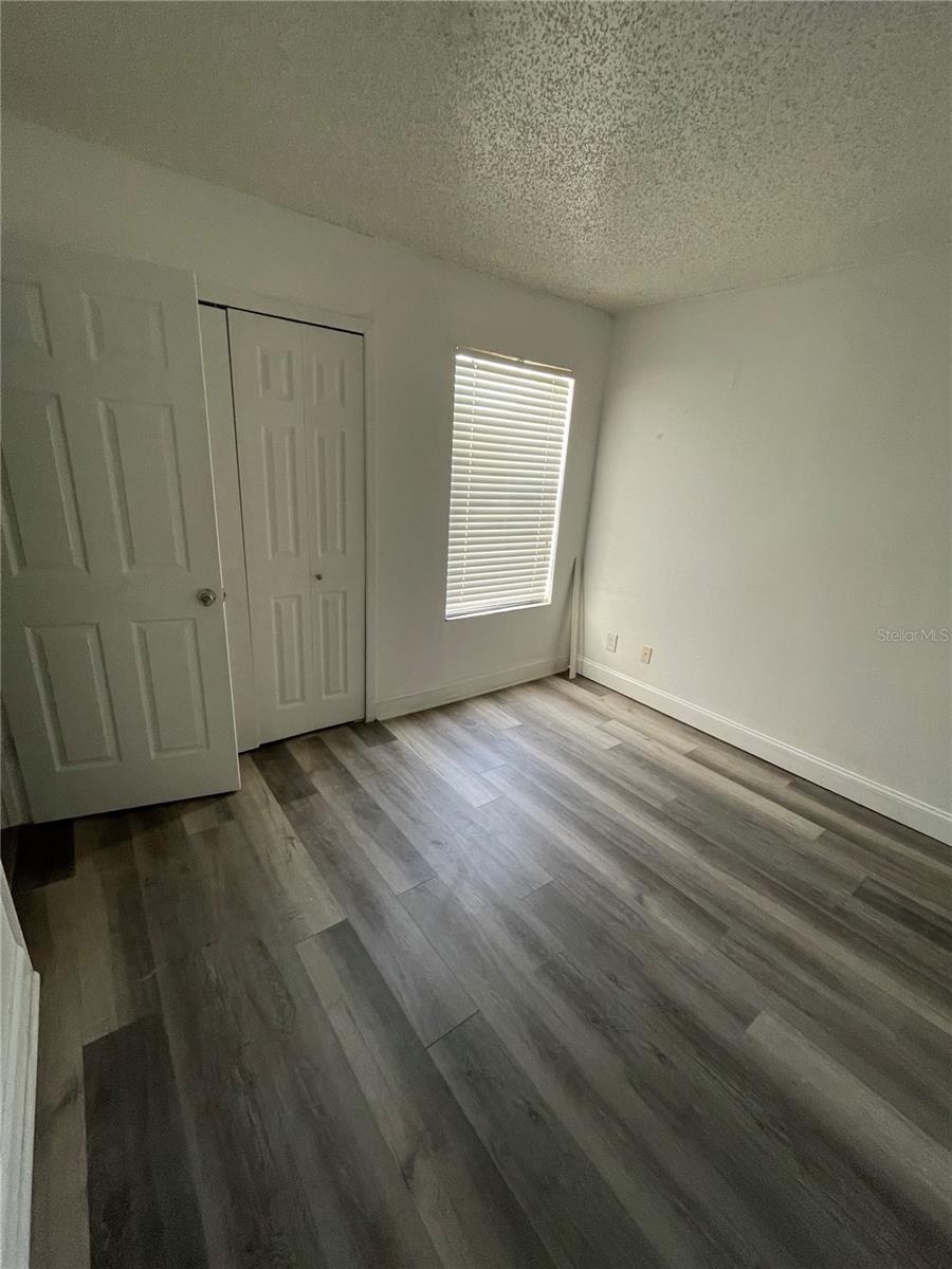Image 3 of 13 For 2201 Cascades Boulevard 302