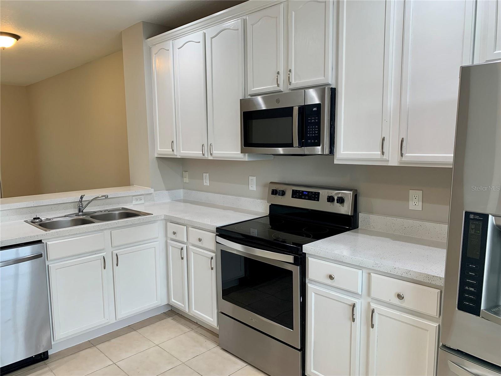 Image 3 of 32 For 9346 Flowering Cottonwood Road 12
