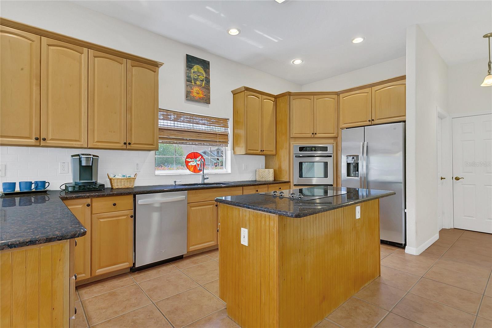 Image 10 of 47 For 19554 Spring Oak Drive