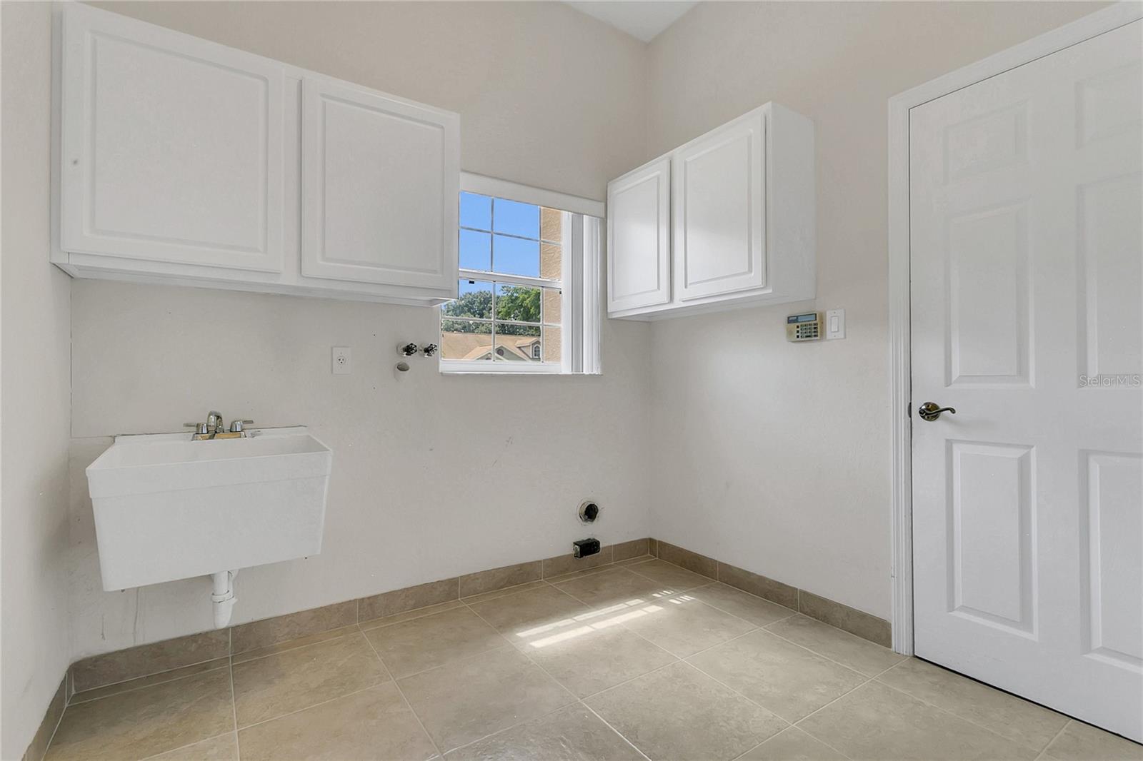 Image 15 of 47 For 19554 Spring Oak Drive
