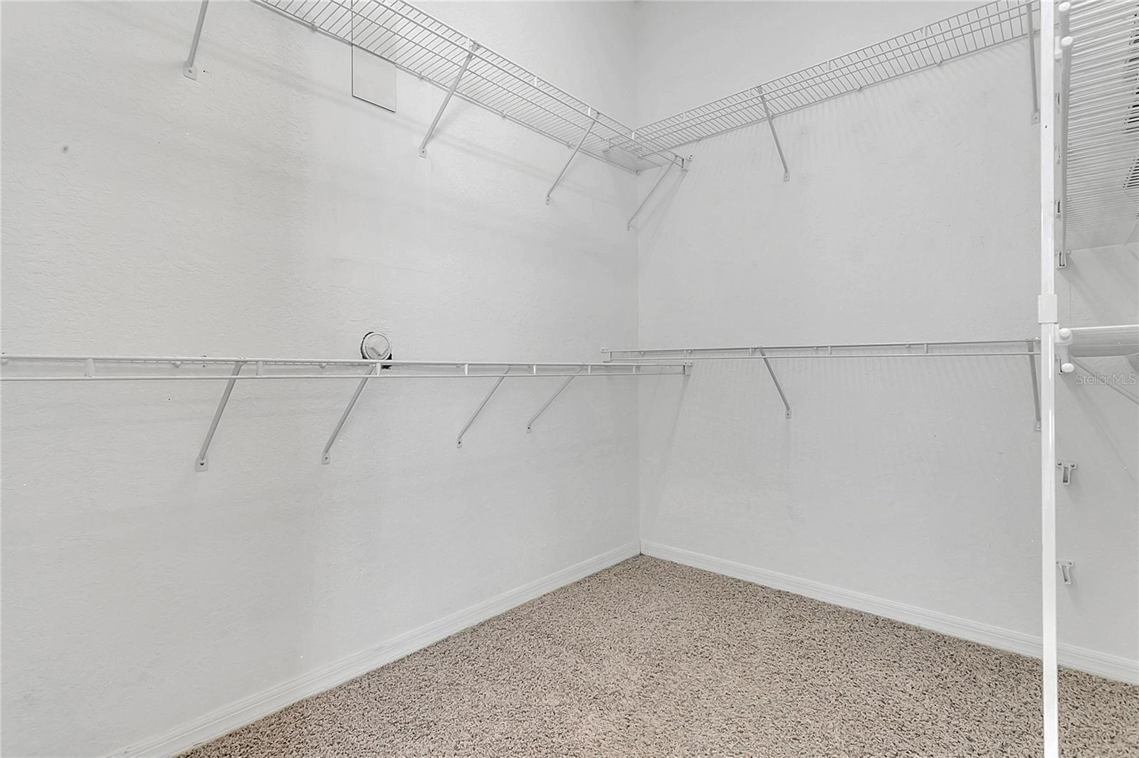 Image 21 of 47 For 19554 Spring Oak Drive