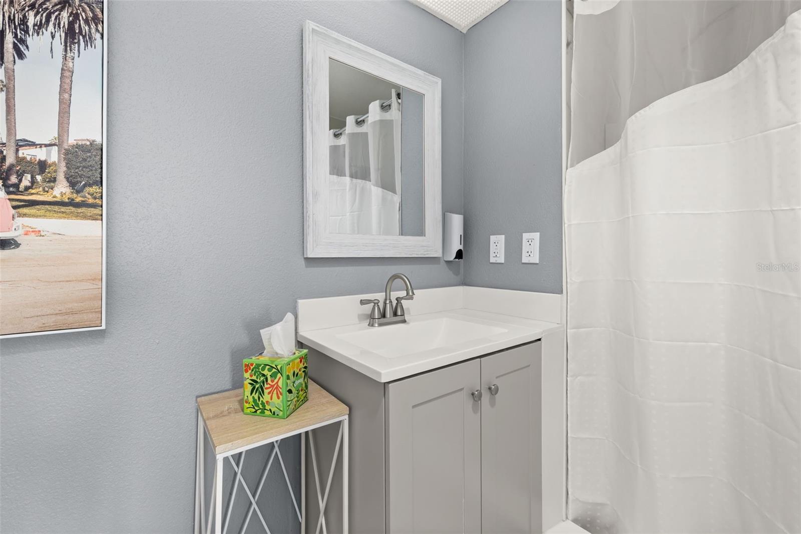 Image 22 of 56 For 8303 Palm Parkway 402