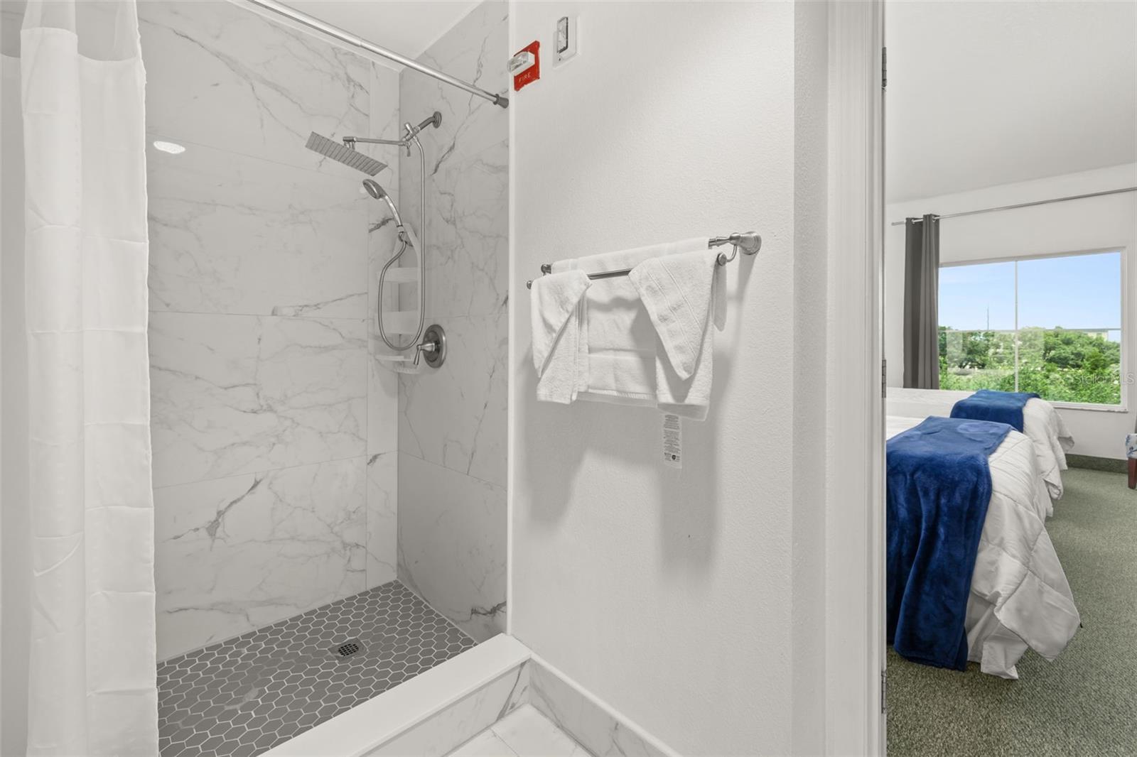Image 23 of 56 For 8303 Palm Parkway 402