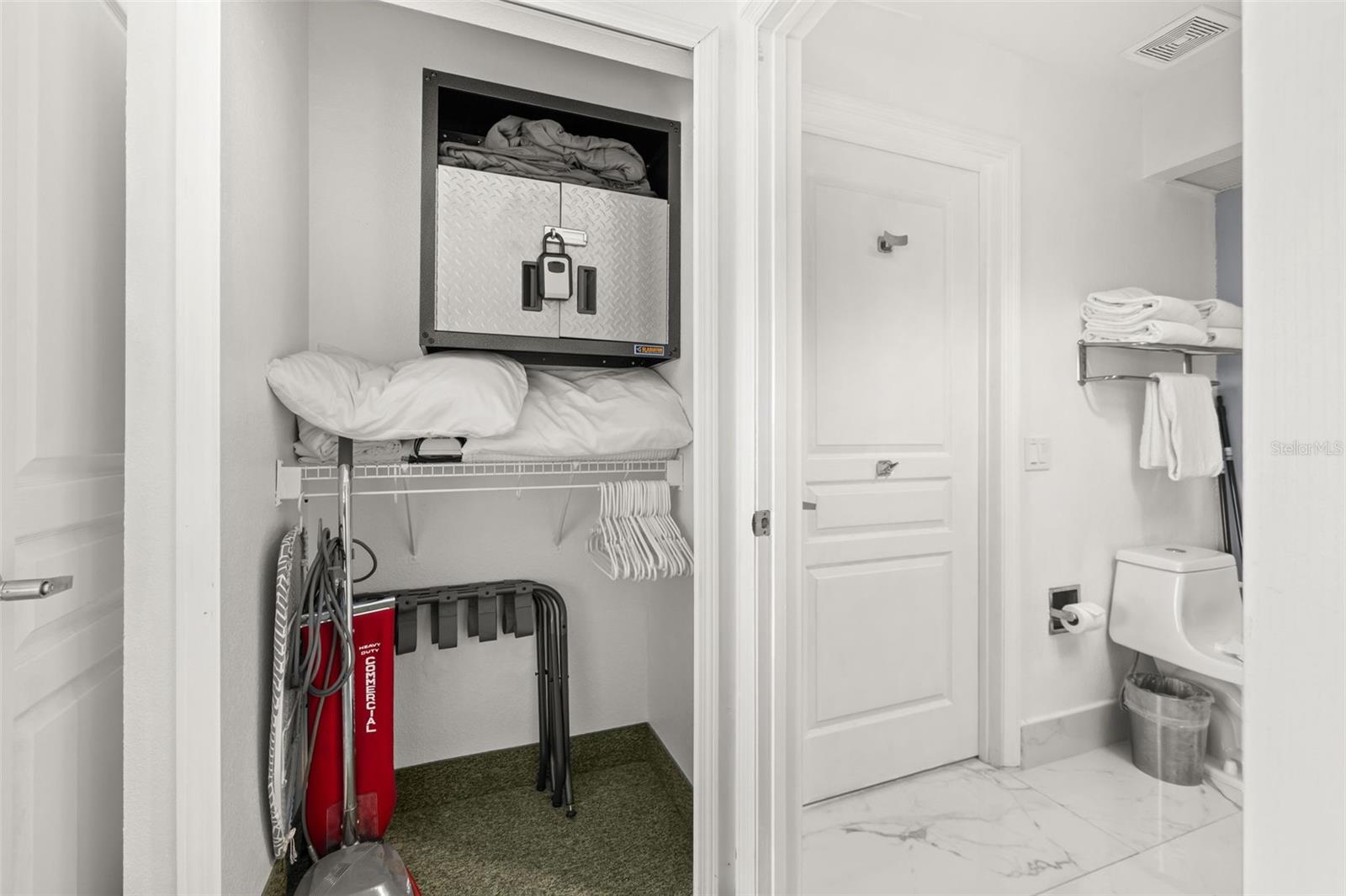 Image 25 of 56 For 8303 Palm Parkway 402