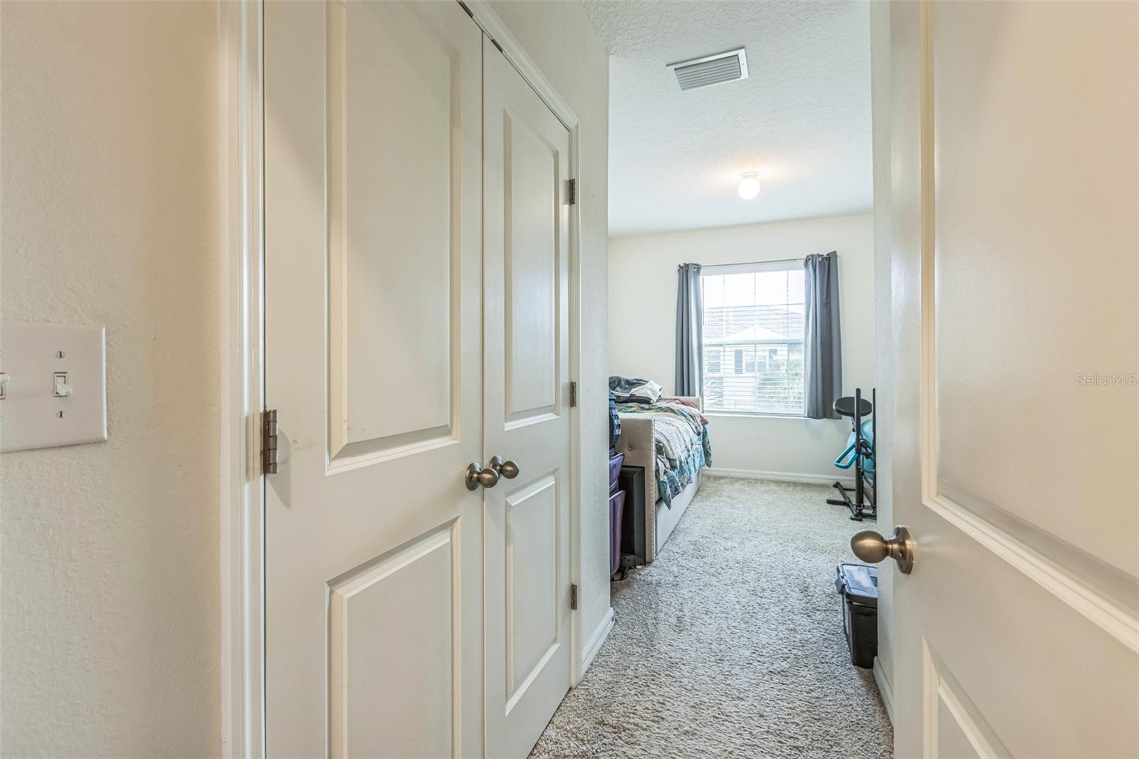 Image 17 of 24 For 819 Lucent Sands Court