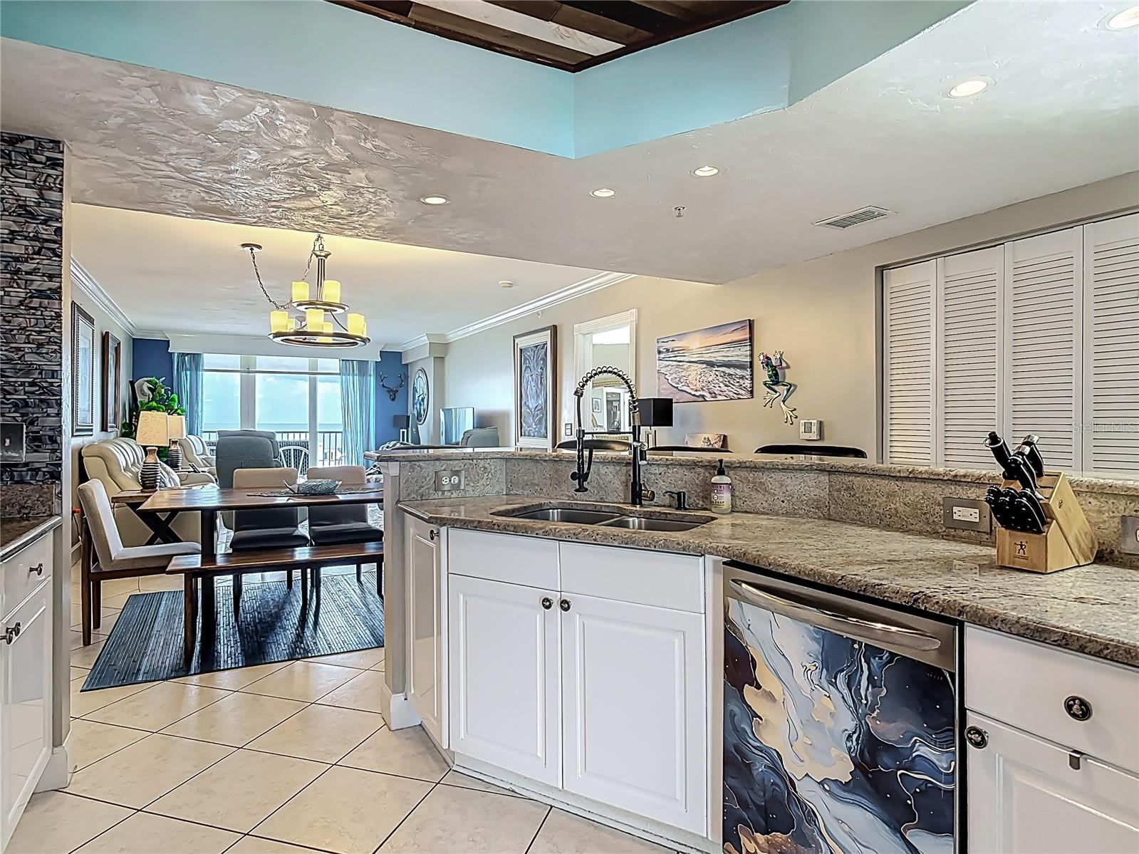 Image 10 of 47 For 2055 Atlantic Avenue 1410