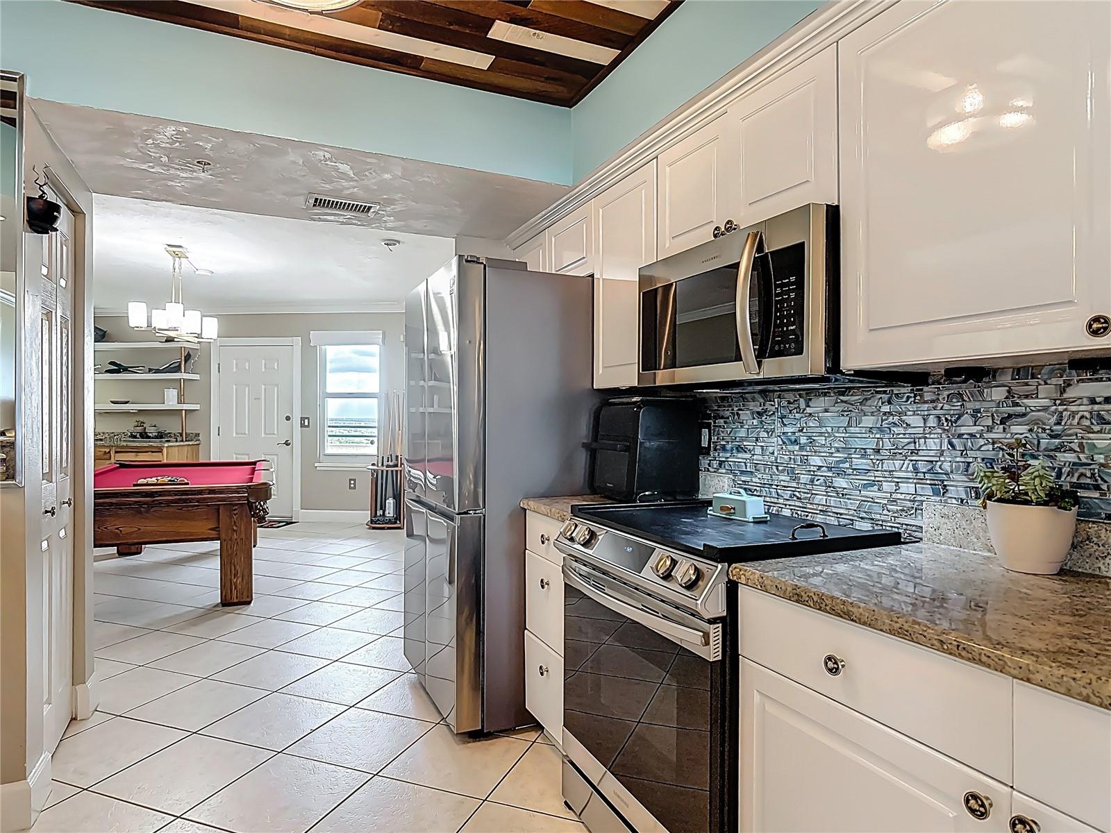 Image 12 of 47 For 2055 Atlantic Avenue 1410