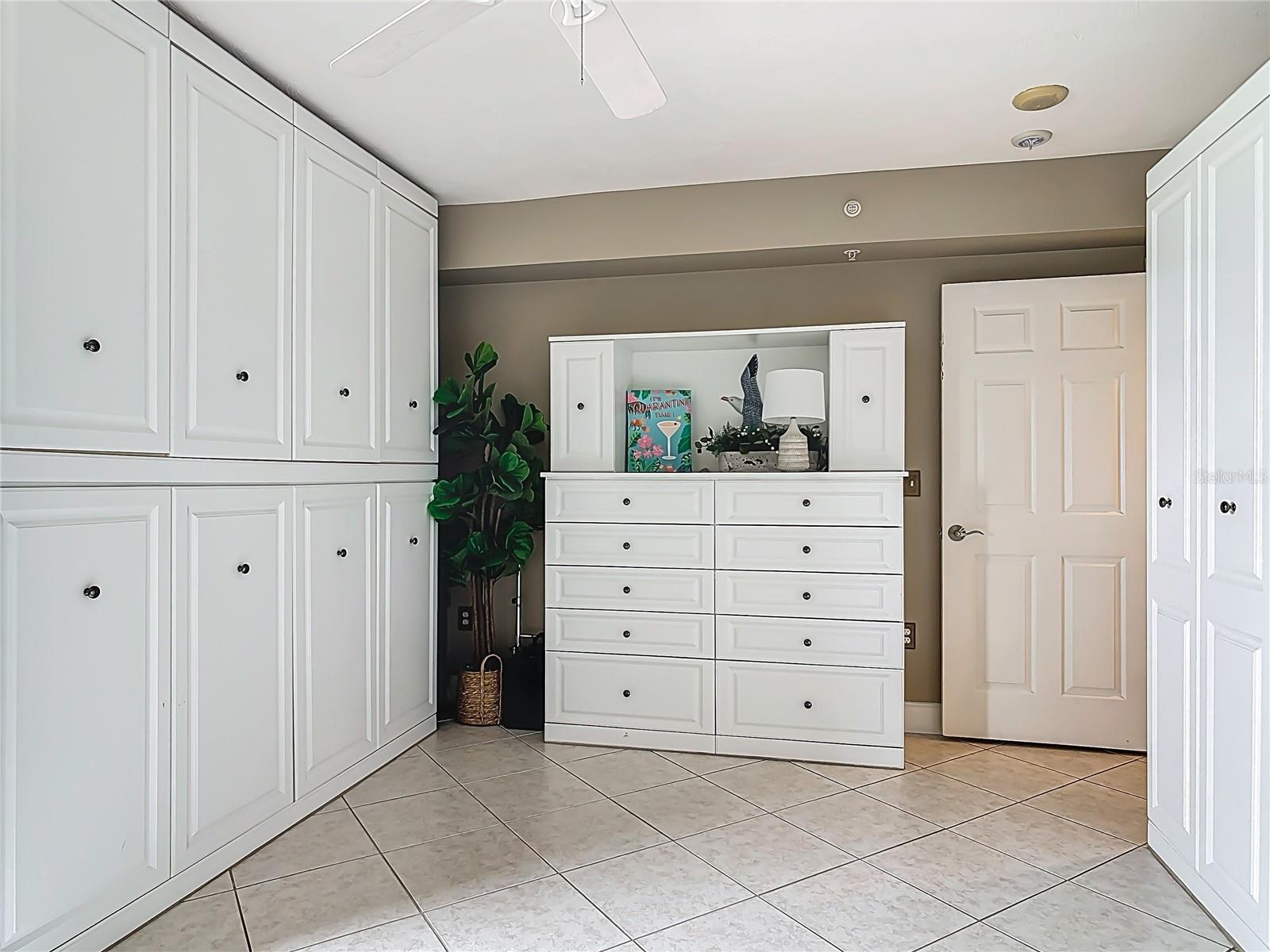 Image 20 of 47 For 2055 Atlantic Avenue 1410