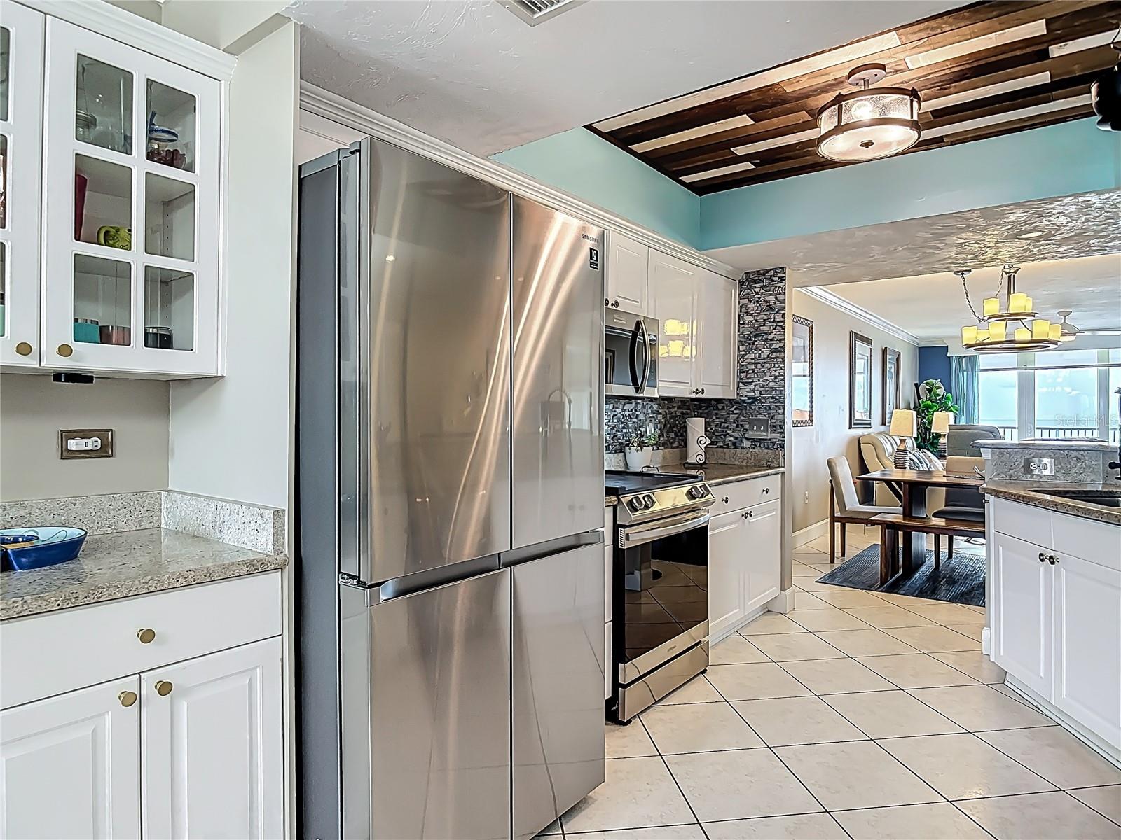 Image 8 of 47 For 2055 Atlantic Avenue 1410