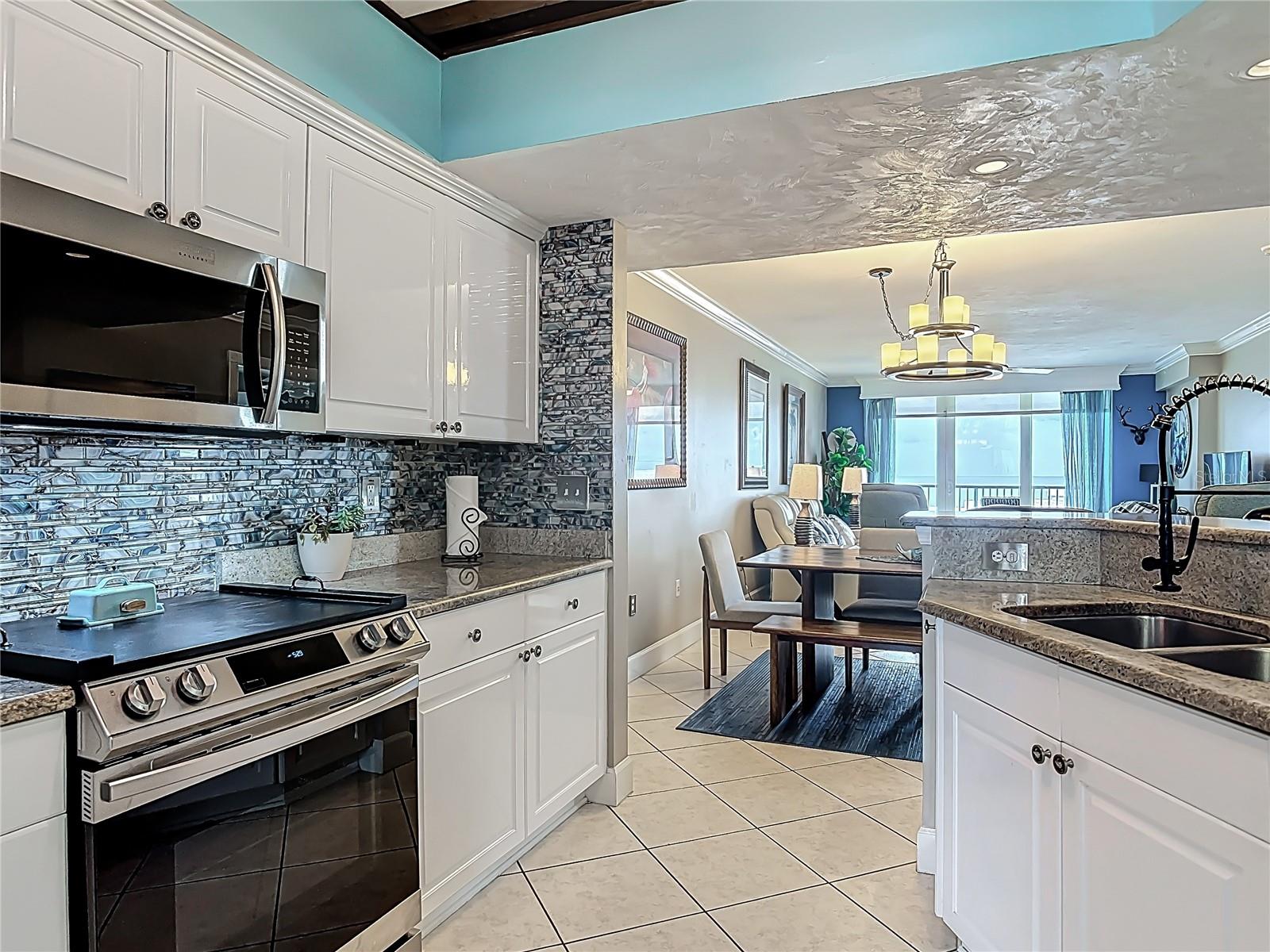 Image 9 of 47 For 2055 Atlantic Avenue 1410
