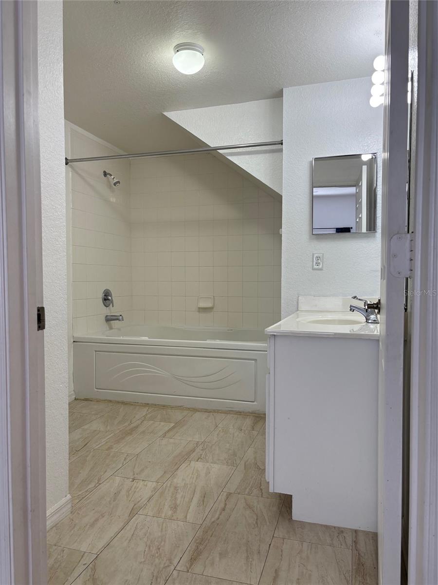 Image 9 of 21 For 4001 Santa Maria Drive 105
