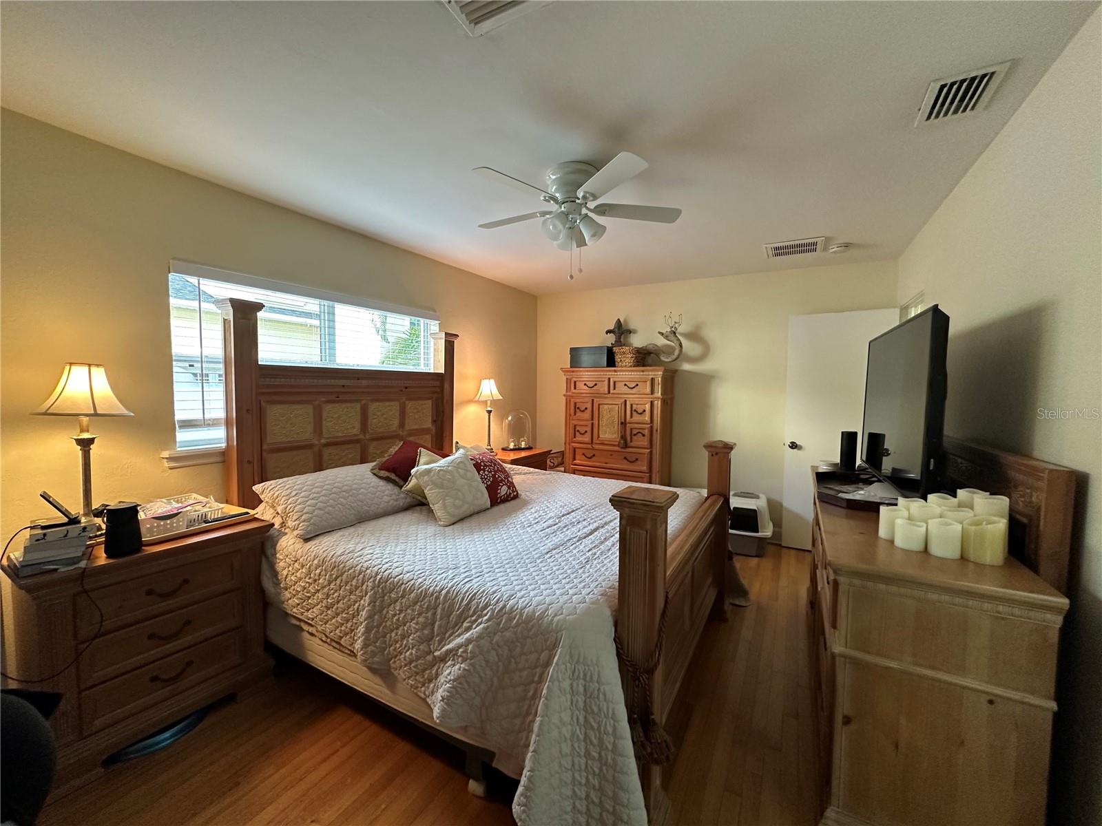 Image 19 of 21 For 2314 Depauw Avenue