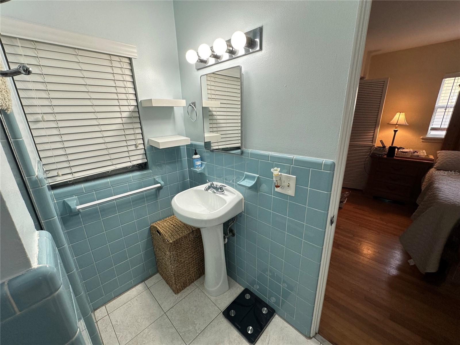 Image 20 of 21 For 2314 Depauw Avenue