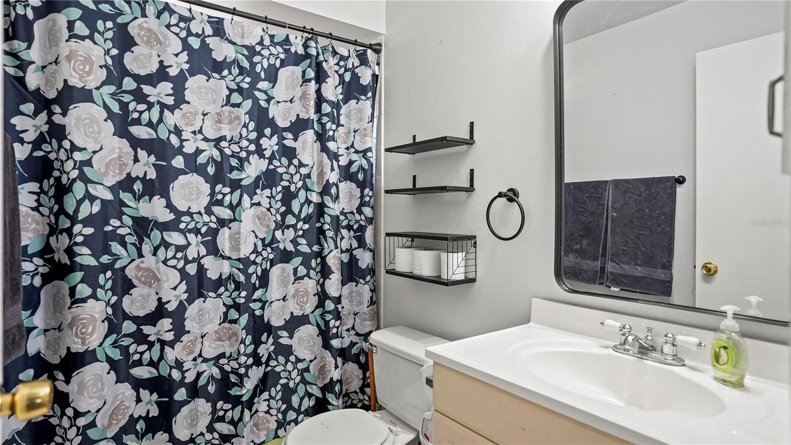 Image 19 of 26 For 3565 Idlewild Street