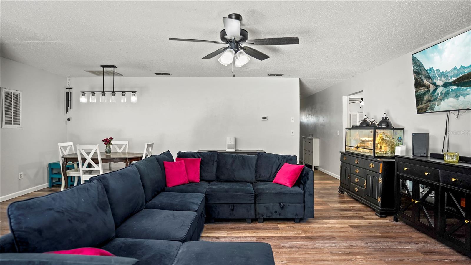 Image 5 of 26 For 3565 Idlewild Street