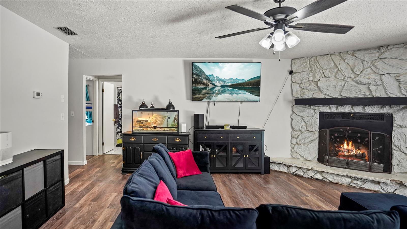 Image 6 of 26 For 3565 Idlewild Street