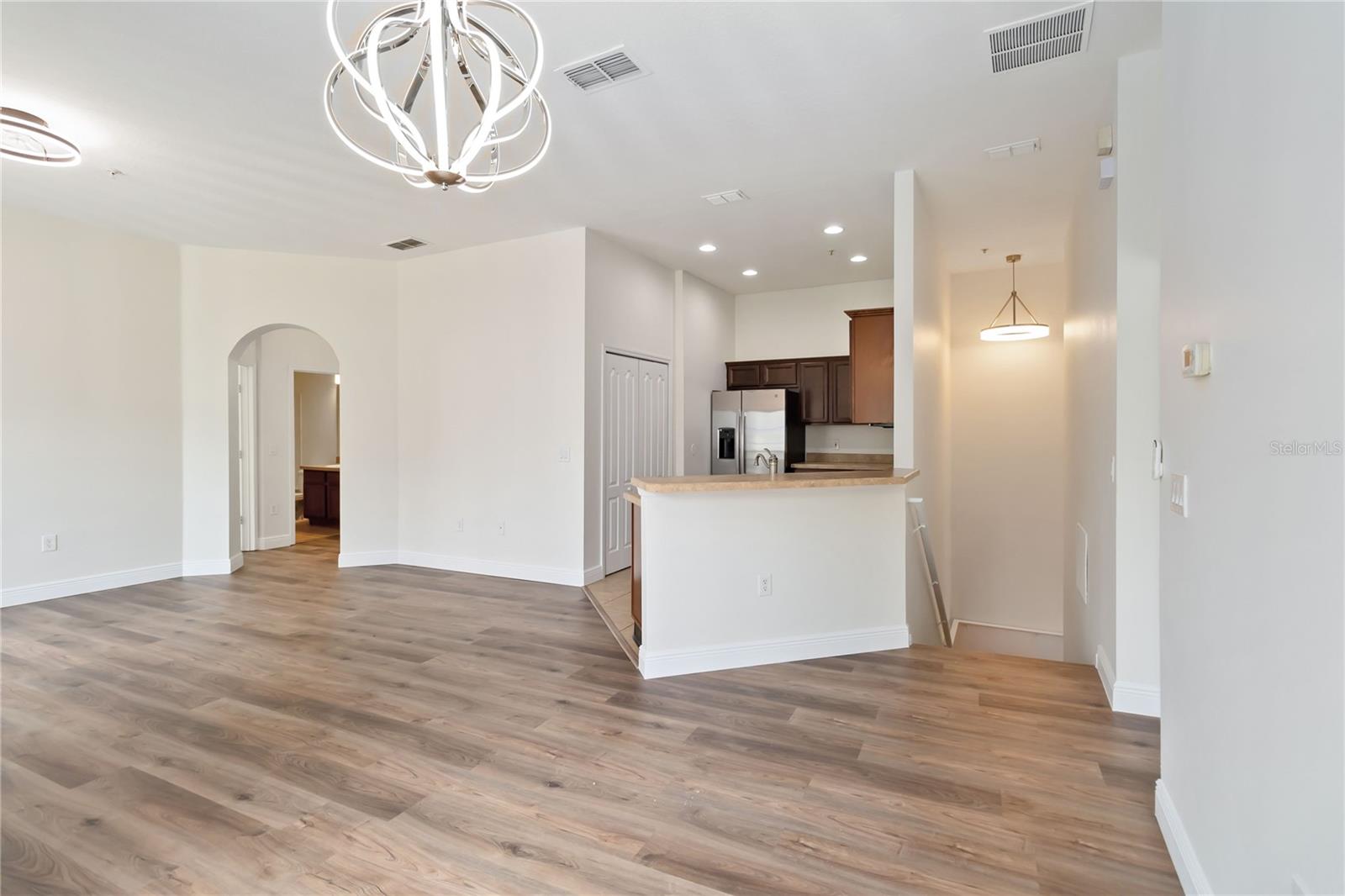 Image 10 of 31 For 6484 Goldenrod Road 41a