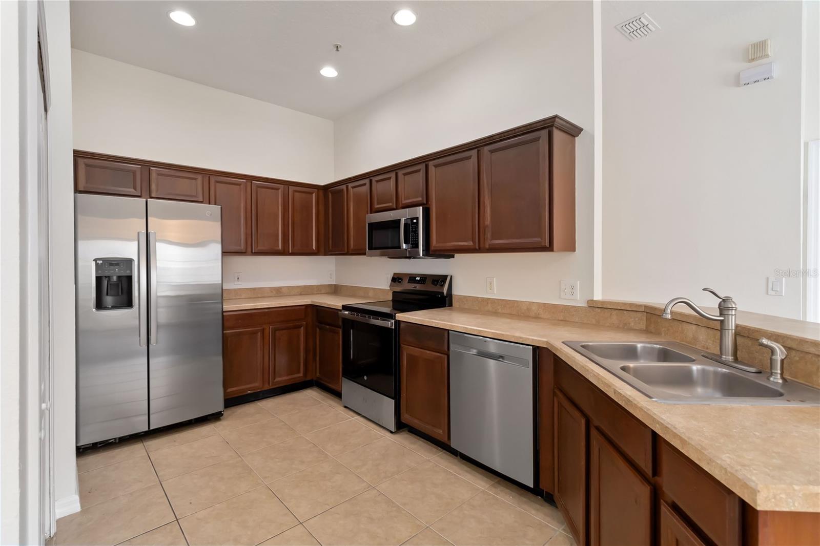 Image 14 of 31 For 6484 Goldenrod Road 41a