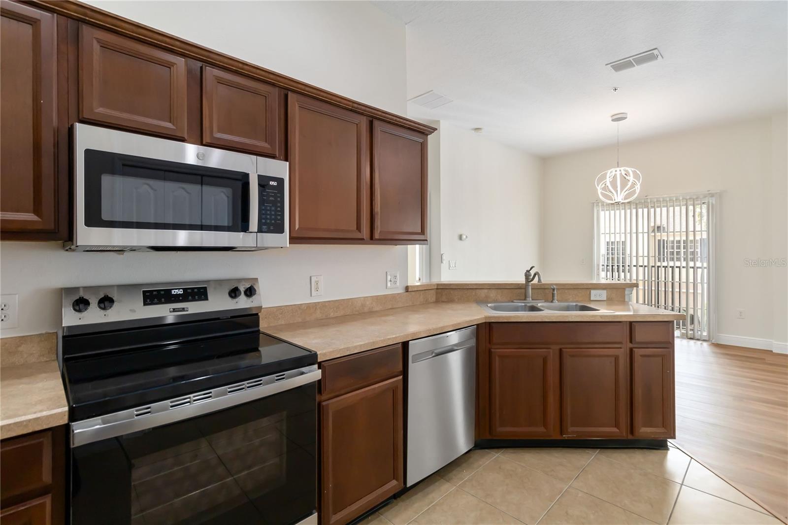 Image 15 of 31 For 6484 Goldenrod Road 41a
