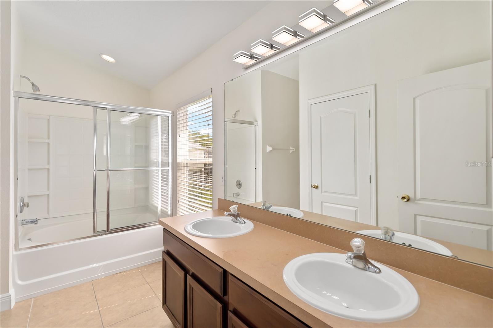 Image 20 of 31 For 6484 Goldenrod Road 41a