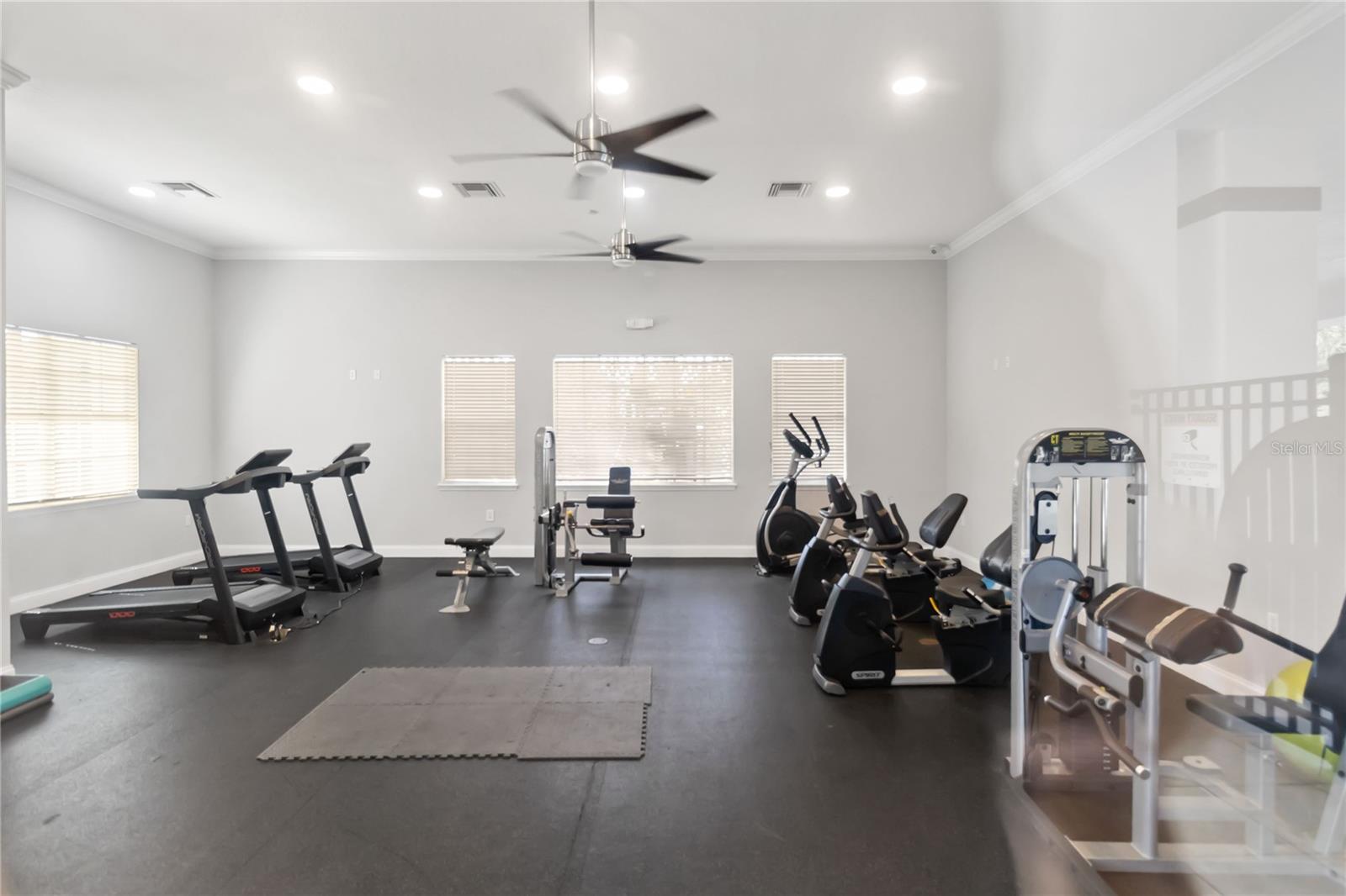 Image 27 of 31 For 6484 Goldenrod Road 41a