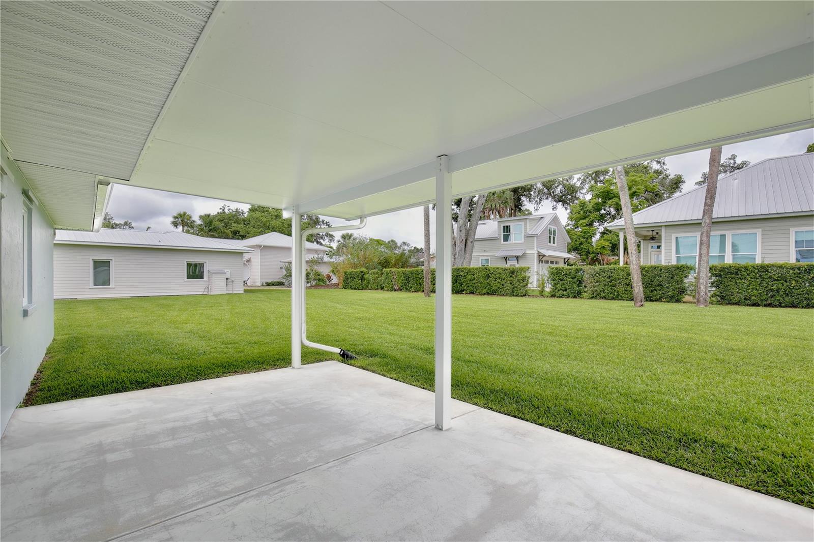 Image 11 of 47 For 216 Riverside Drive