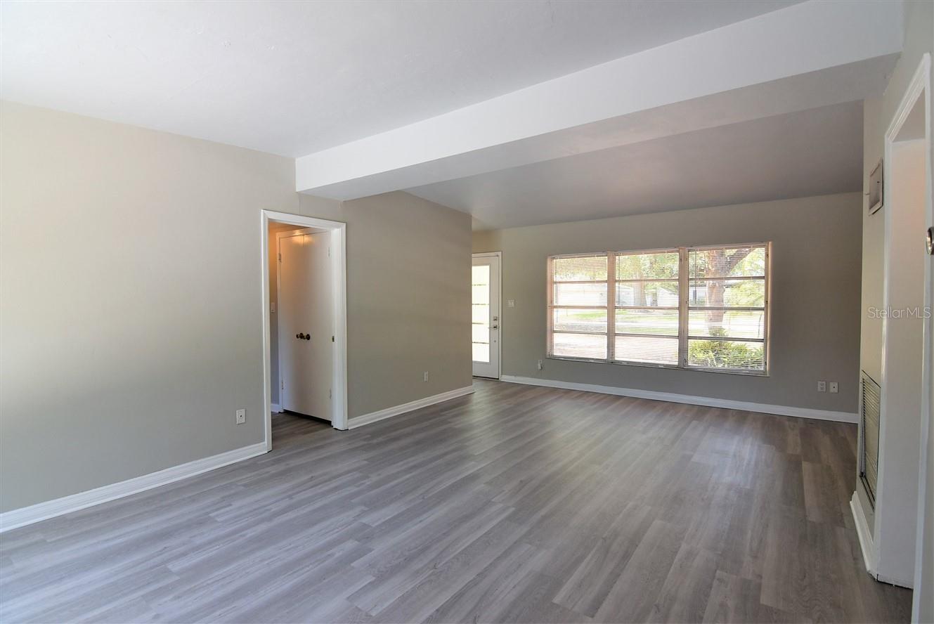 Image 4 of 24 For 1501 Vantage Drive
