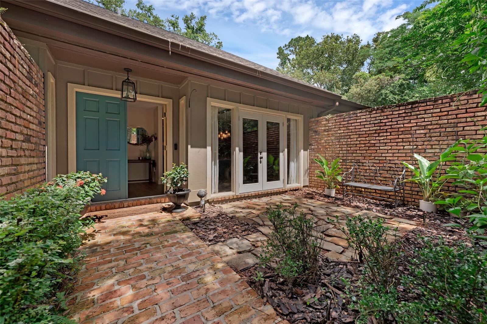 Image 3 of 50 For 4702 Shorecrest Drive