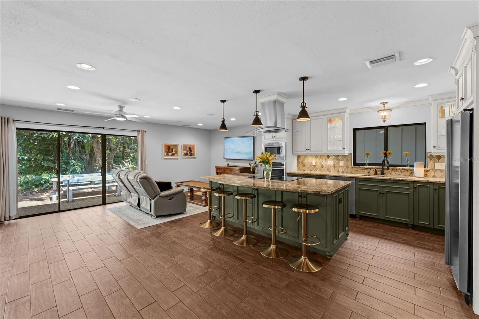 Image 9 of 50 For 4702 Shorecrest Drive