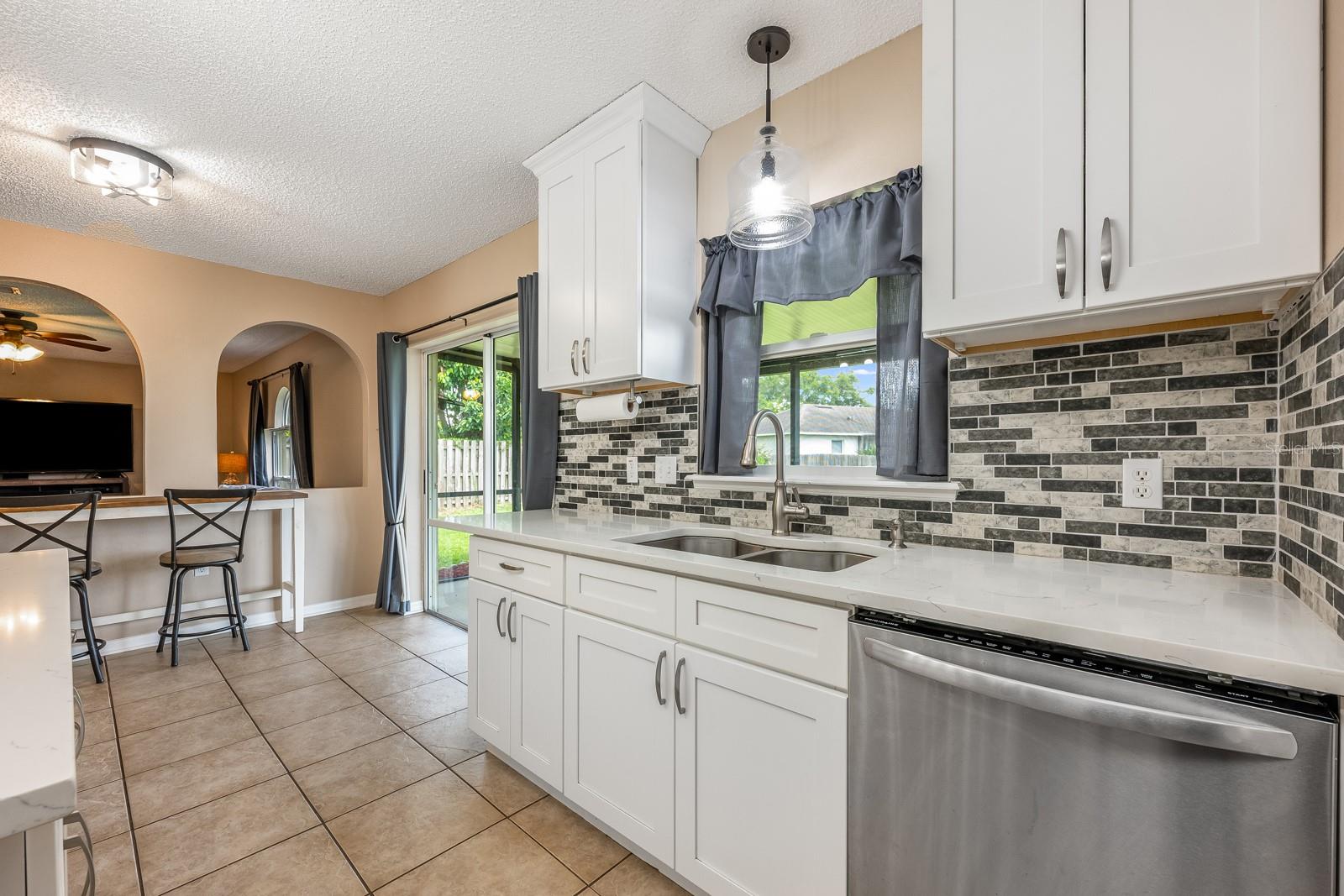 Image 5 of 25 For 100 Monterey Oaks Drive