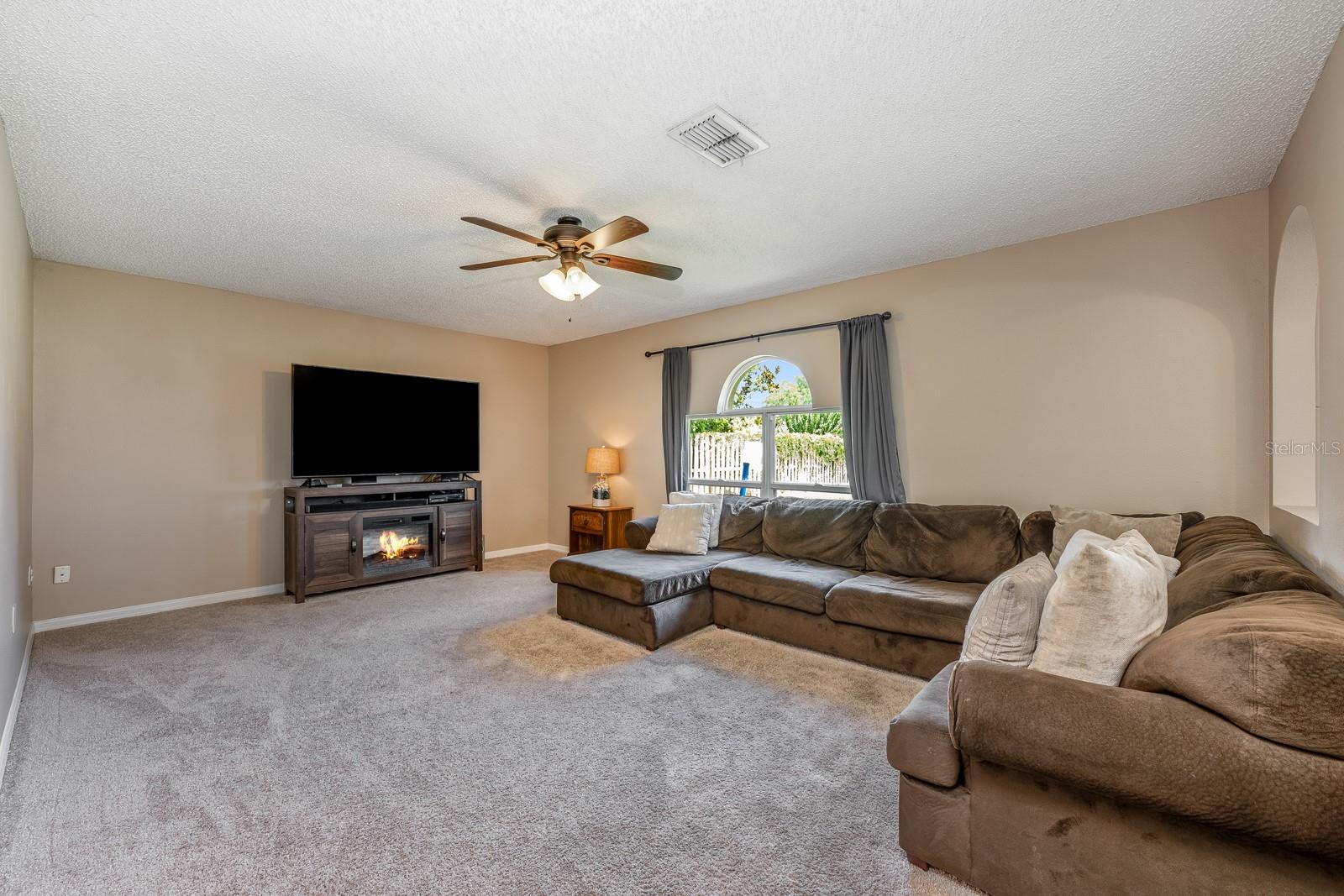 Image 8 of 25 For 100 Monterey Oaks Drive