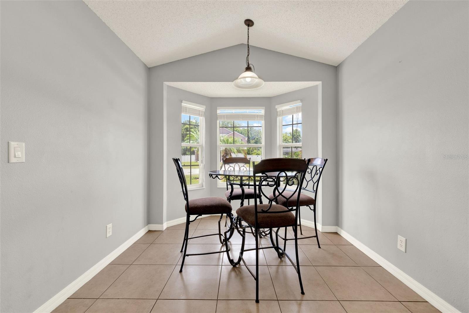Image 11 of 28 For 2713 Eagle Glen Circle