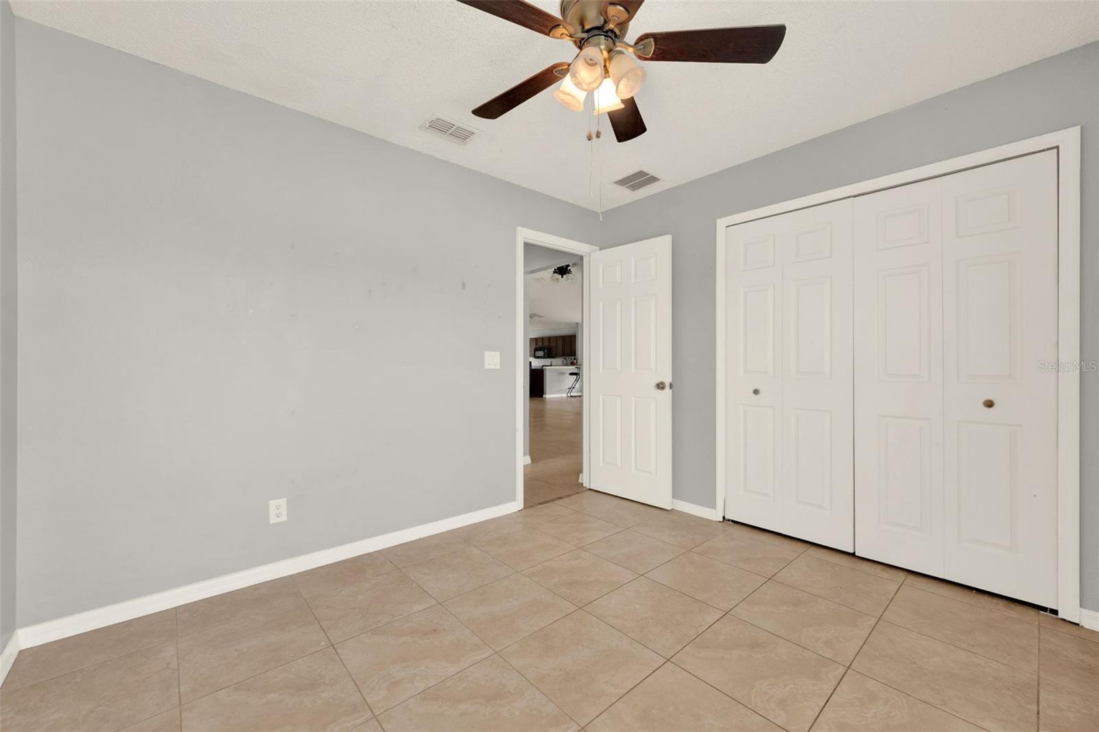 Image 16 of 28 For 2713 Eagle Glen Circle