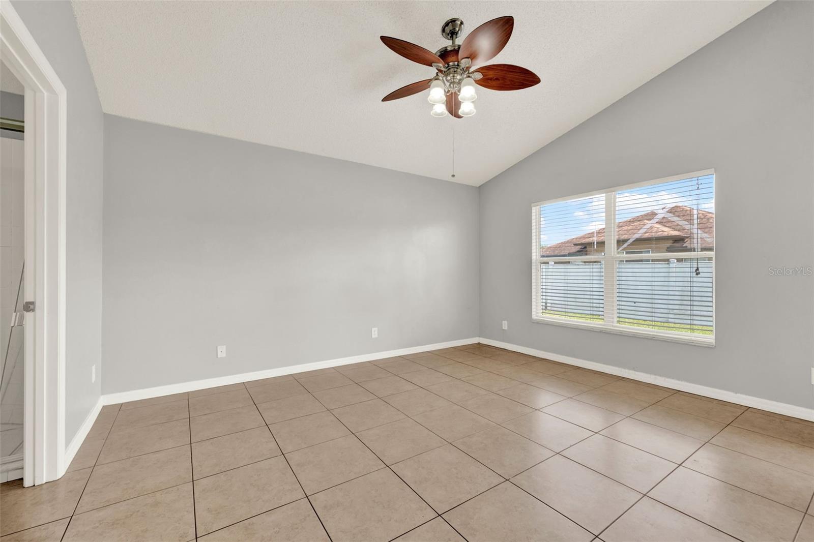 Image 18 of 28 For 2713 Eagle Glen Circle