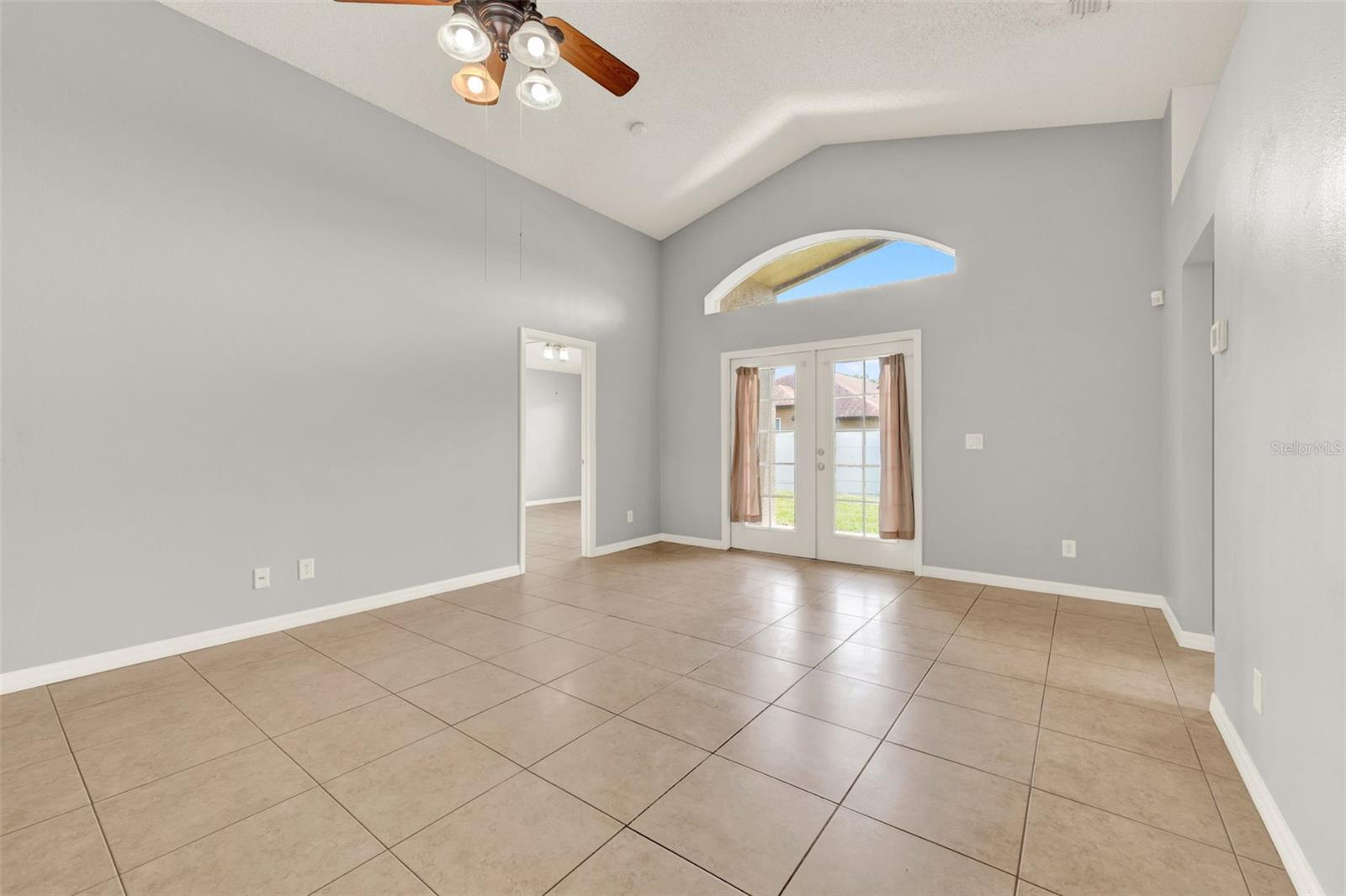 Image 7 of 28 For 2713 Eagle Glen Circle