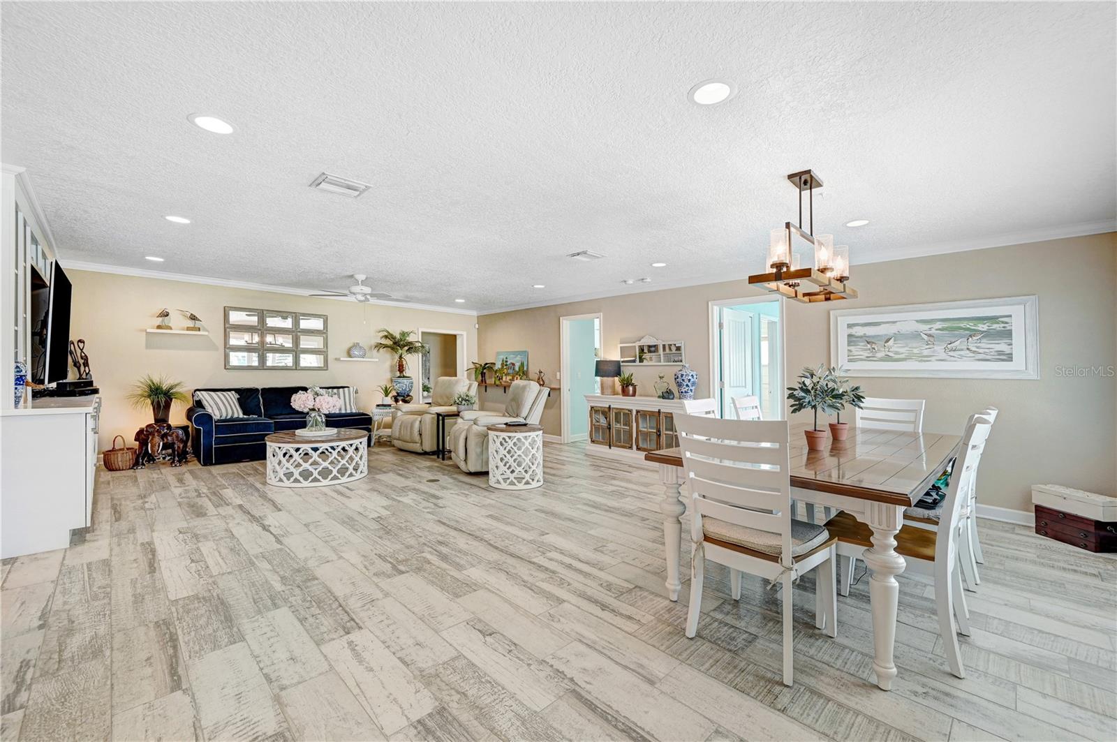 Image 14 of 80 For 231 Ocean Boulevard