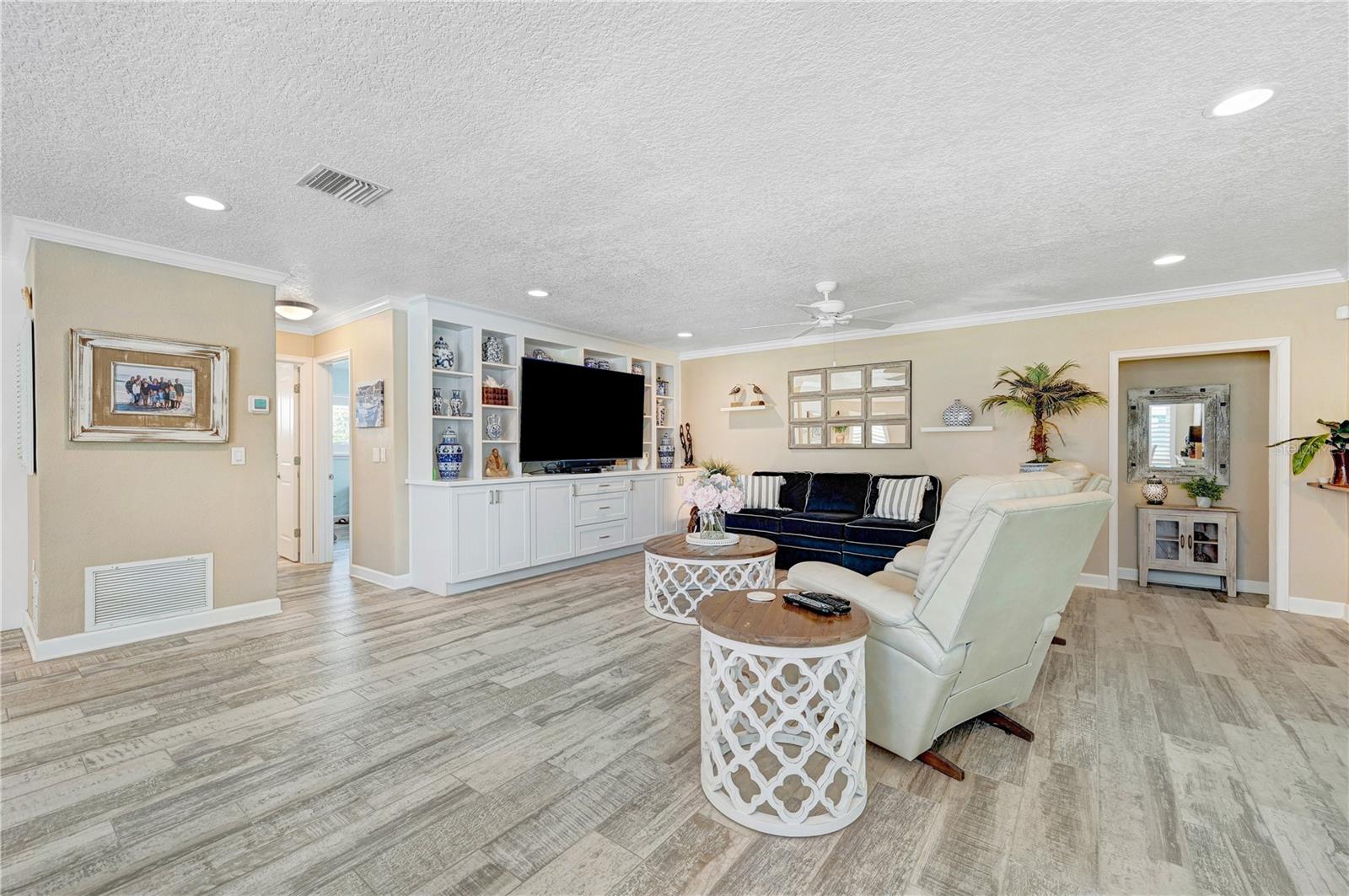 Image 17 of 80 For 231 Ocean Boulevard