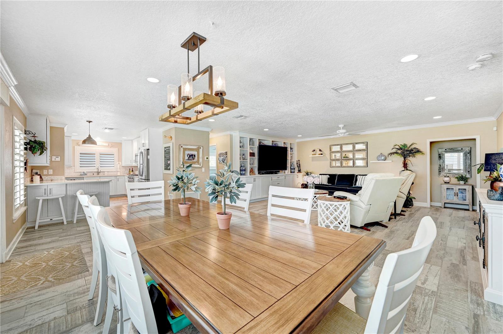 Image 18 of 80 For 231 Ocean Boulevard