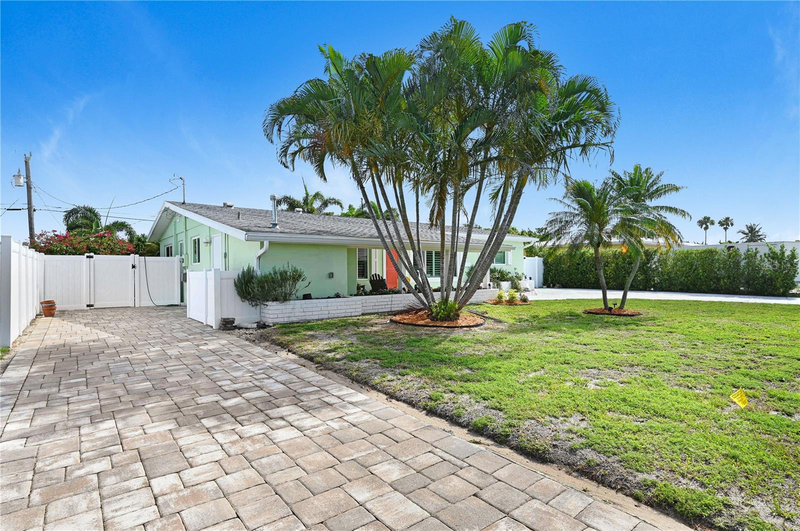 Image 8 of 80 For 231 Ocean Boulevard