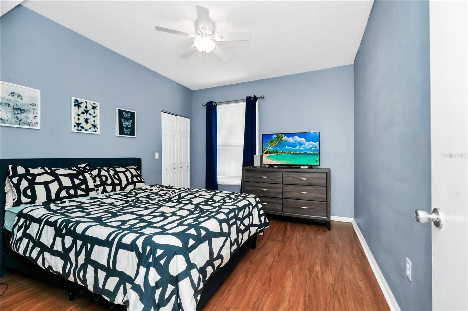 Image 6 of 33 For 5566 Metrowest Boulevard 10
