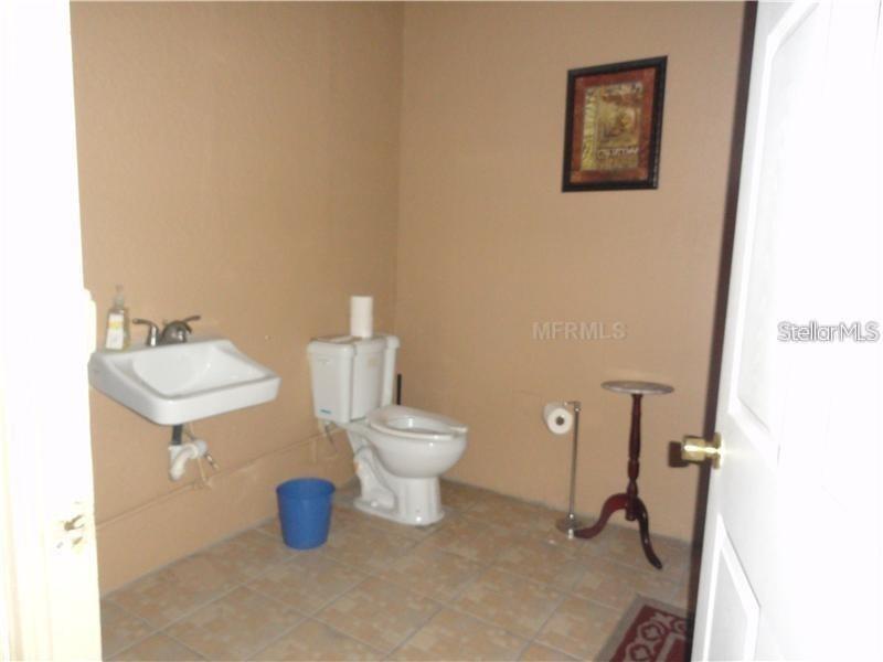 Image 24 of 25 For 1877 Orange Blossom Trail S